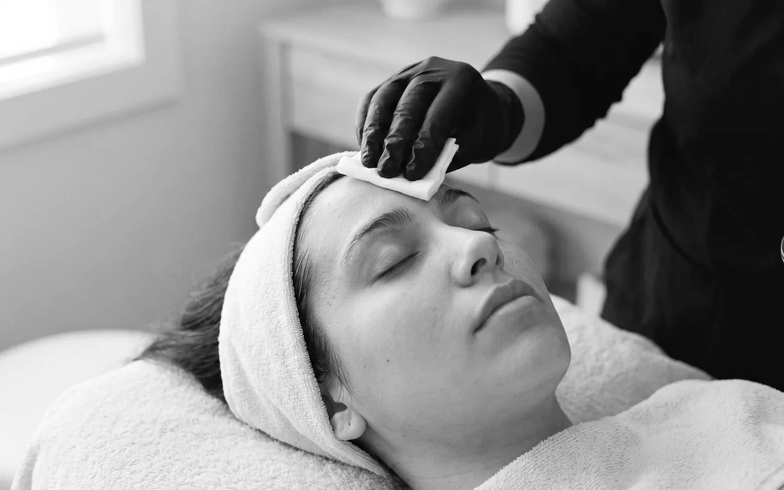 Post-Wax Skincare: Your Facial Waxing Aftercare Routine